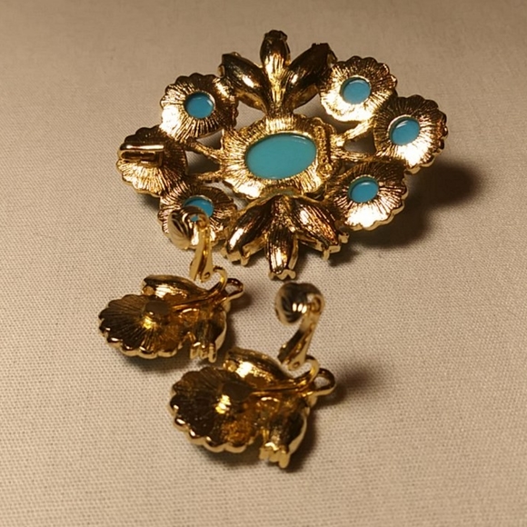 Vintage Sarah Coventry Hanging Charm & Earring Set - Picture 7 of 10